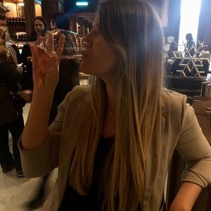 Meet your Posher, Angela